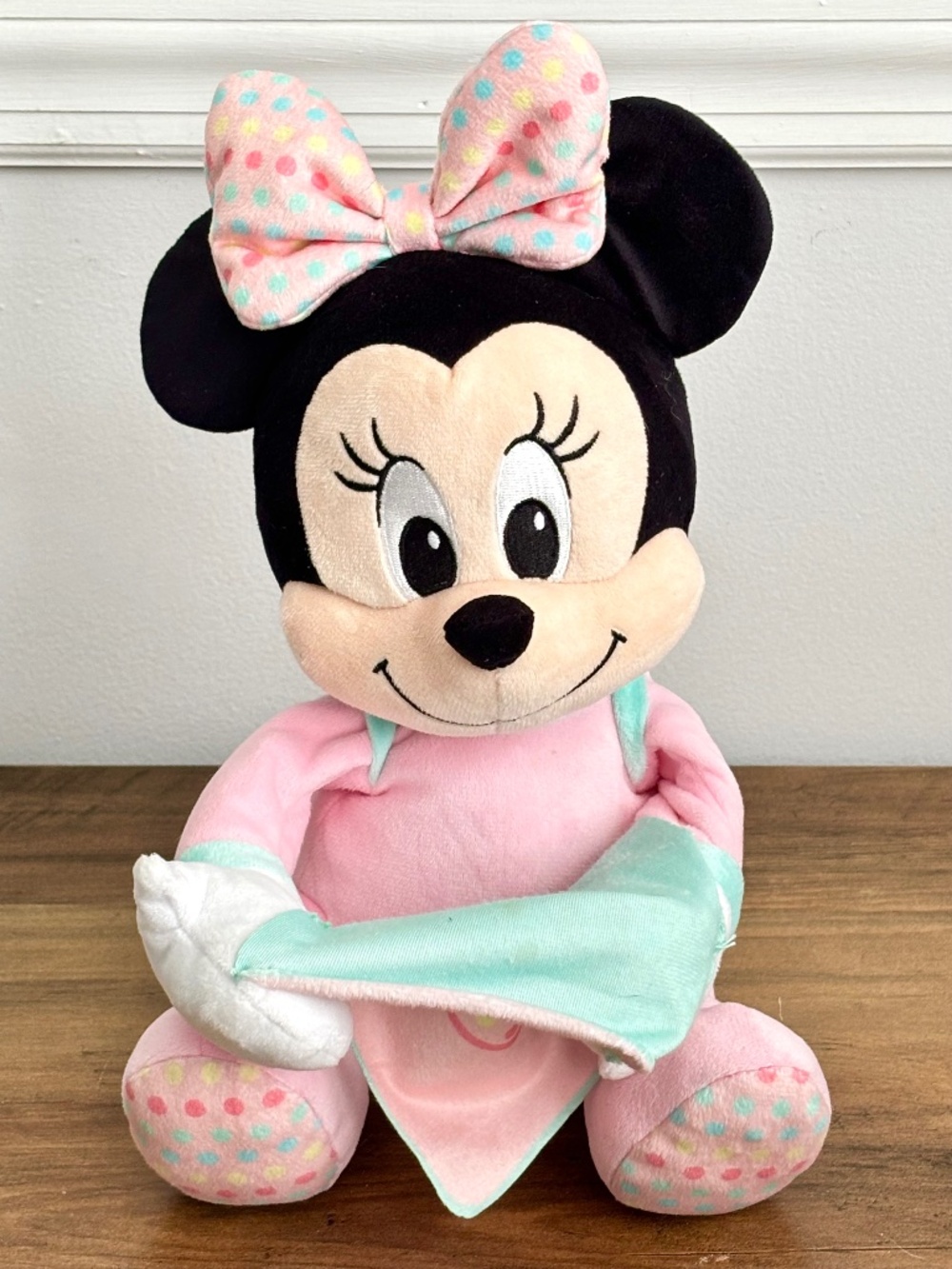 Disney Baby Minnie Mouse Peek a Boo Hide & Seek Interactive Talking Plush Toy